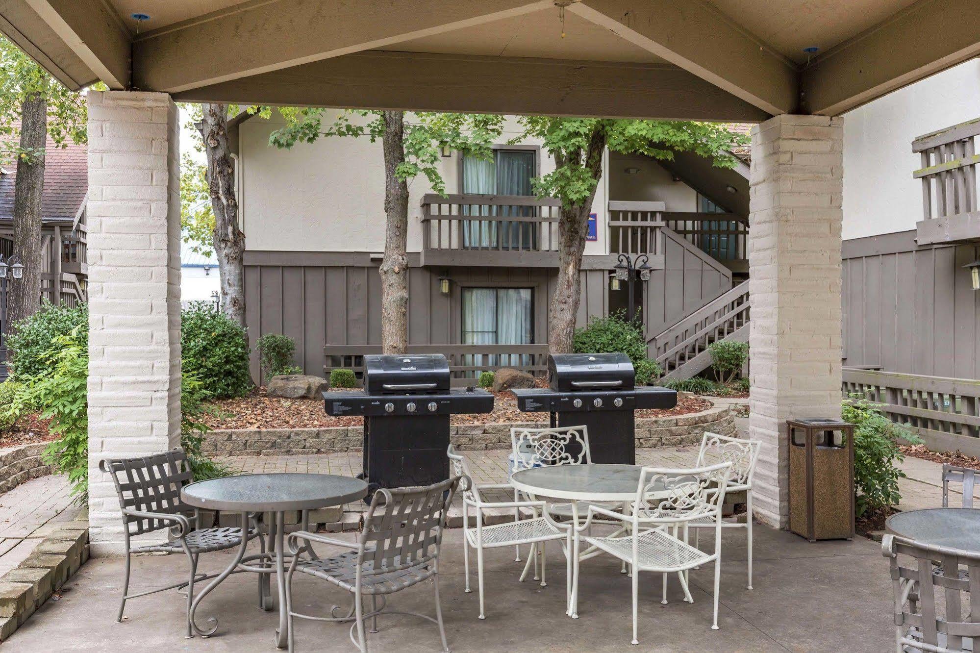 Mainstay Suites Springfield South - Battlefield Rd Exterior foto